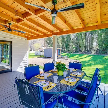 Stunning Damascus Vacation Rental With Fire Pit!